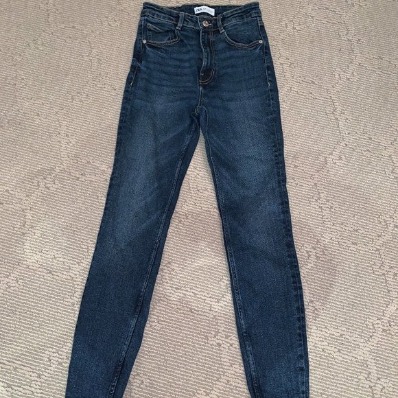 Zara, High-Waisted Skinny Jeans - Picture 1 of 4